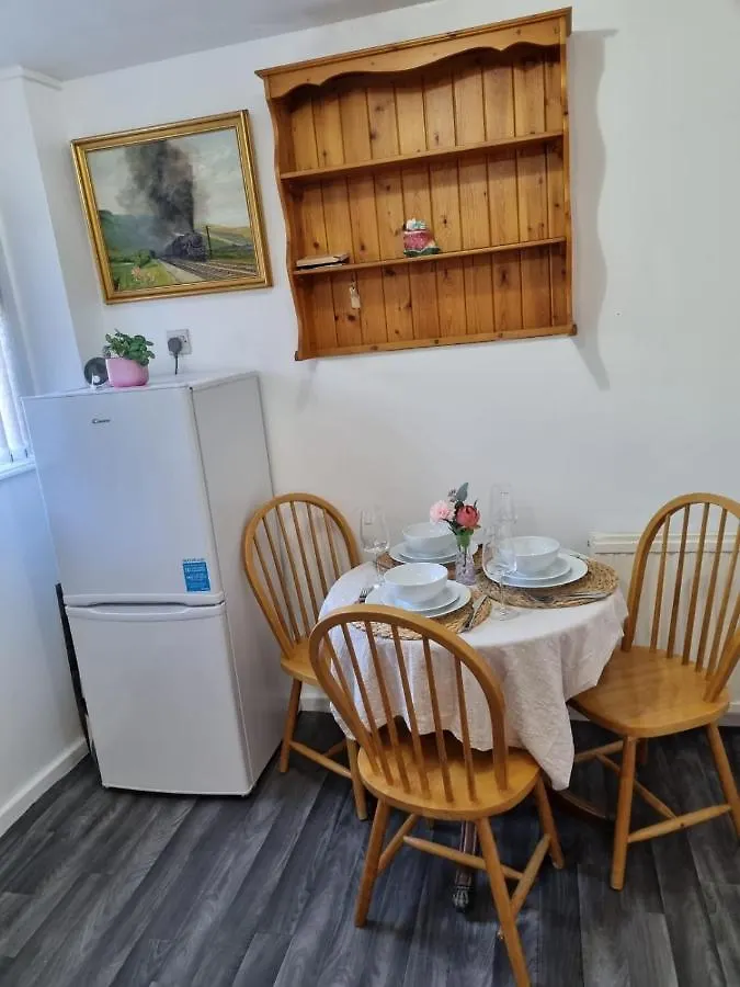 Glamorous Room With Wifi And Netflix ليدز المملكة المتحدة
