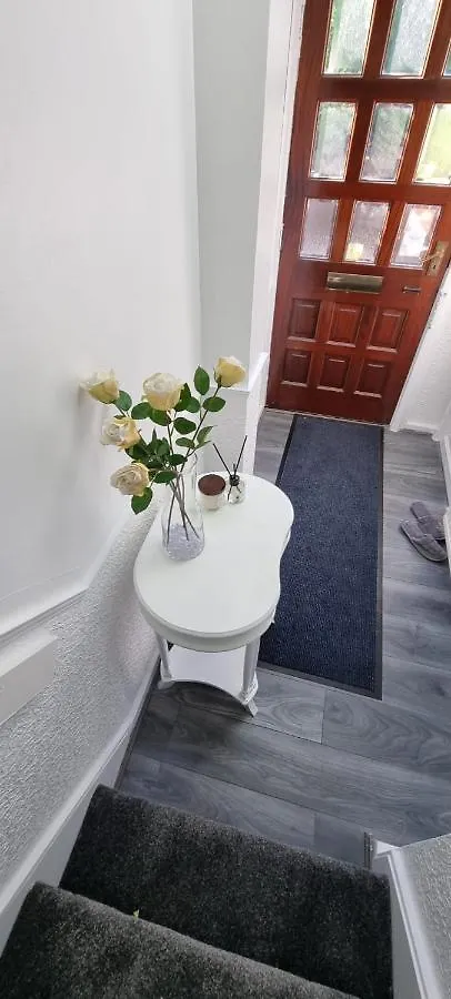 Glamorous Room With Wifi And Netflix ليدز