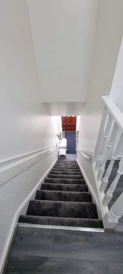 Guest house Glamorous Room With Wifi And Netflix Leeds  United Kingdom